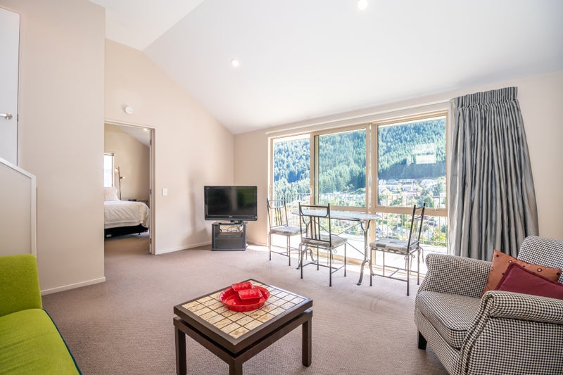 12B Broadview Rise, Sunshine Bay, Queenstown - Carousel 2