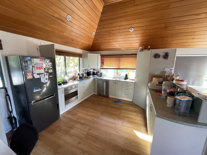 7A Clematis Avenue, Murrays Bay, Auckland - Carousel 8