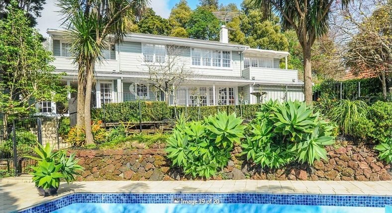 27 Fern Road, ST HELIERS, AUCKLAND - Carousel 1