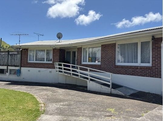62 Jellicoe Road, Panmure, Auckland - Carousel 1