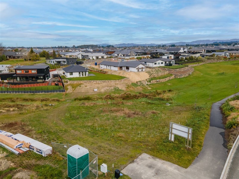 35 Meadowstone Street, Gleniti, Timaru - Carousel 1