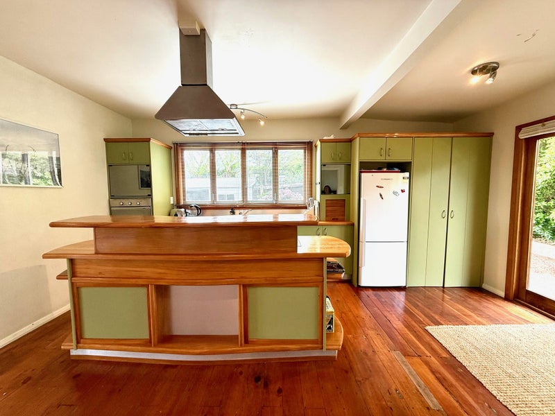 20A Government Road, Raglan - Carousel 2