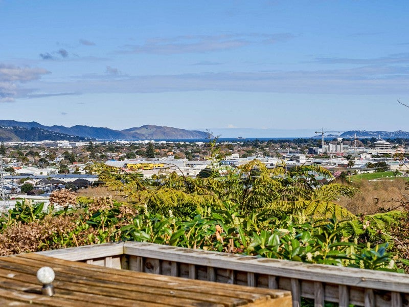 1 Wairere Road, Belmont, Lower Hutt - Carousel 1