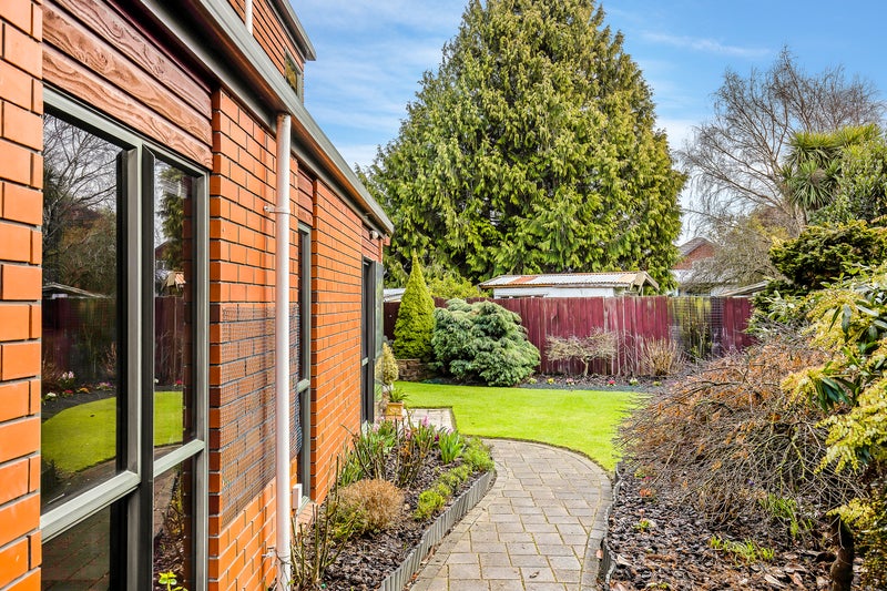 2/120 Memorial Avenue, Burnside, Christchurch - Carousel 19