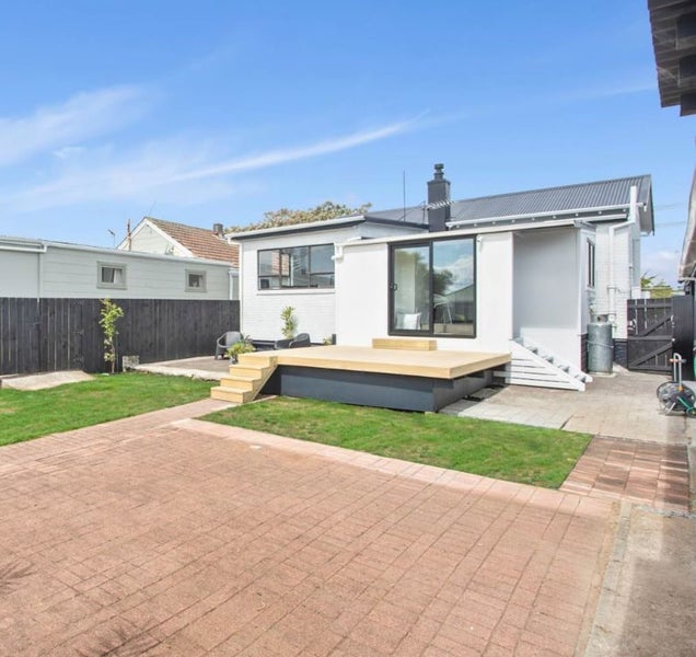 34 Panorama Road, Mount Wellington, Auckland - Carousel 1