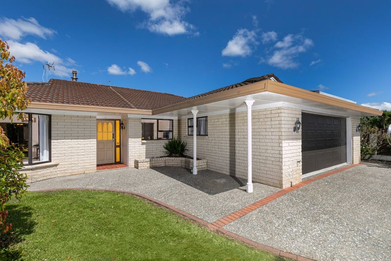 12 Monet Grove, West Harbour, Auckland - Carousel 2