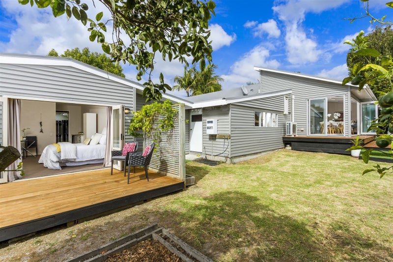 208 Beach Haven Road, Beach Haven, Auckland - Carousel 1