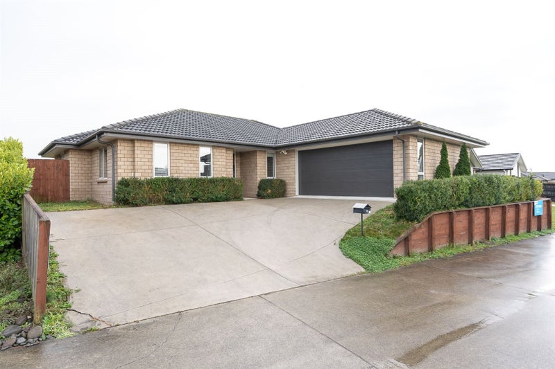 34 Trauzer Place, Flagstaff, Hamilton - Carousel 1