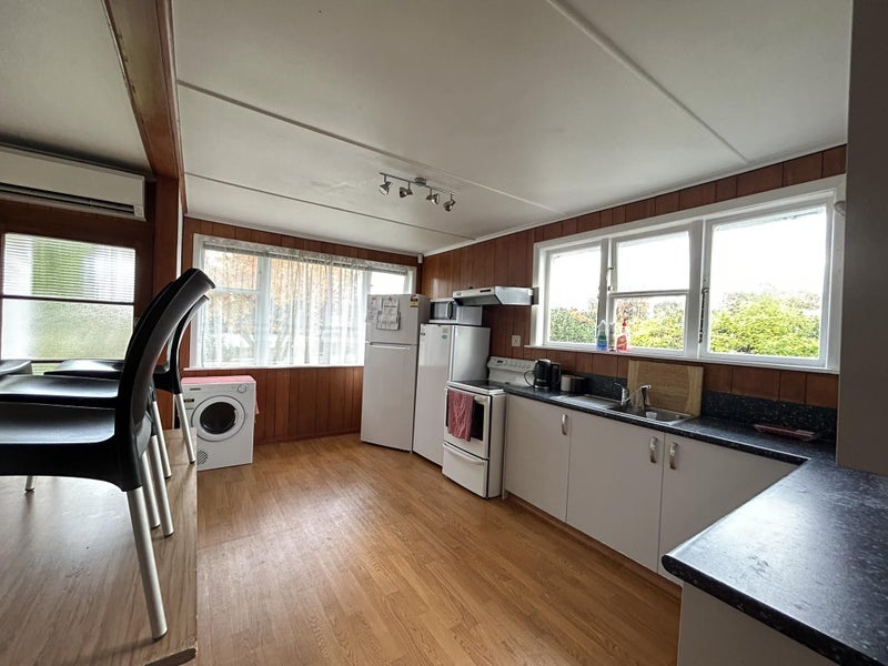 132 McLeod Street, Elderslea, Upper Hutt - Carousel 2