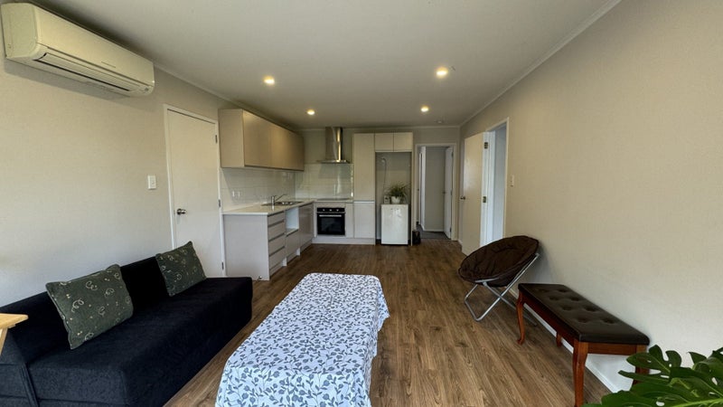 1 Ball Place, Mount Roskill, Auckland - Carousel 2