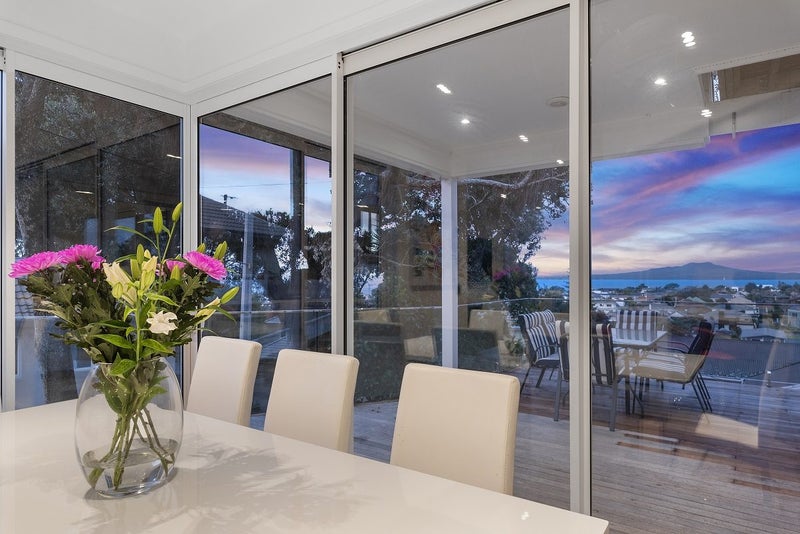 11 Prospect Terrace, Milford, Auckland - Carousel 2