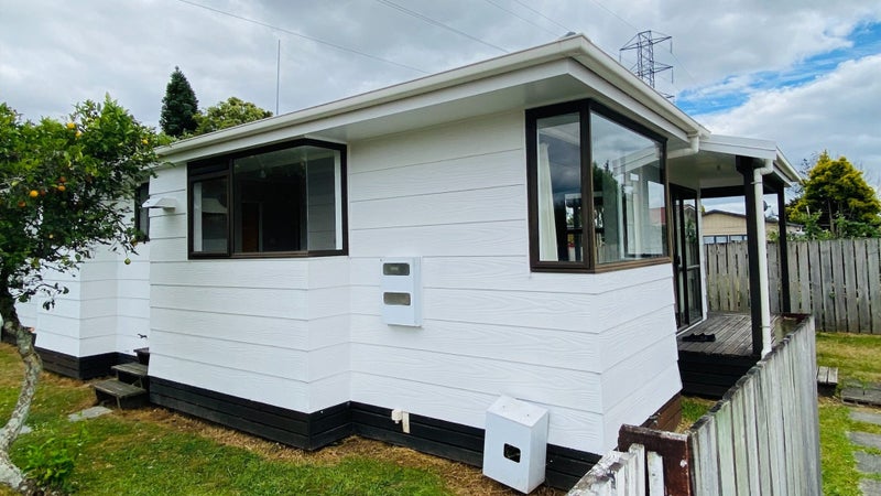 7 Yorkshire Road, Silverdale, Hamilton - Carousel 2