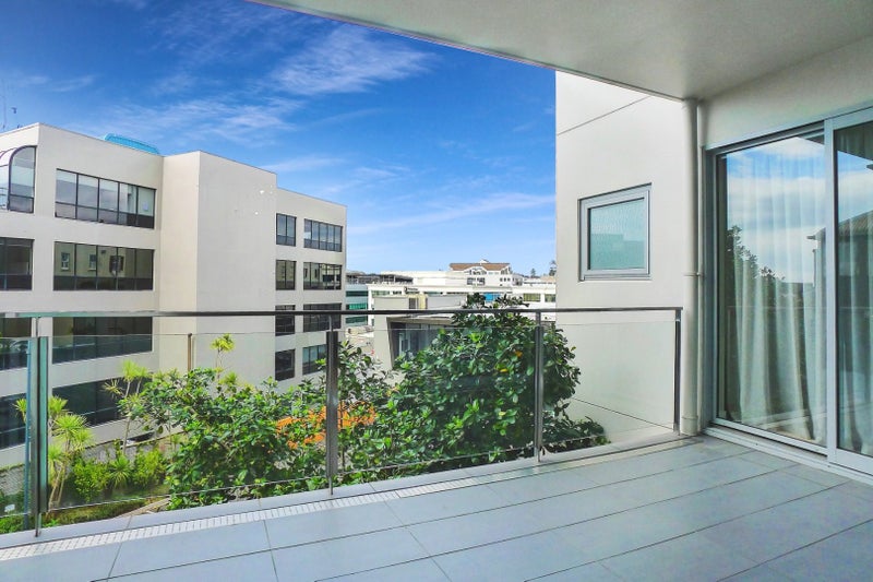 GD/11 George Street, Newmarket, Auckland - Carousel 12