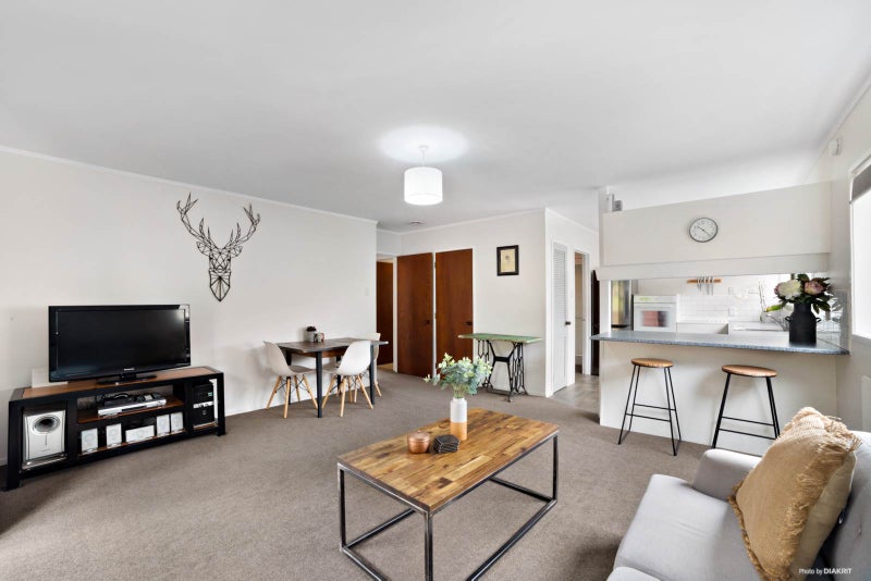 3/27 Aeroview Drive, Beach Haven, Auckland - Carousel 1