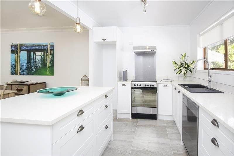 174 Atkinson Road, Titirangi, Auckland - Carousel 2