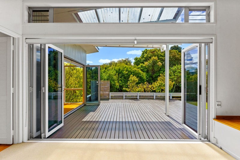 42 Woodstock Road, Forrest Hill, Auckland - Carousel 1