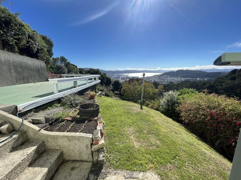 18 Connaught Terrace, Brooklyn, Wellington - Carousel 13