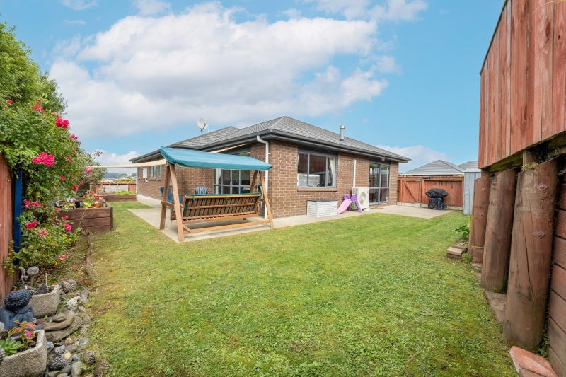 5 Ronald Scott Grove, Riverstone Terraces, Upper Hutt - Carousel 2