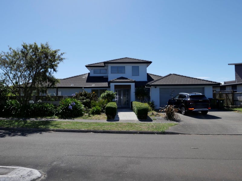 339 Manly Street, Paraparaumu Beach, Paraparaumu - Carousel 1