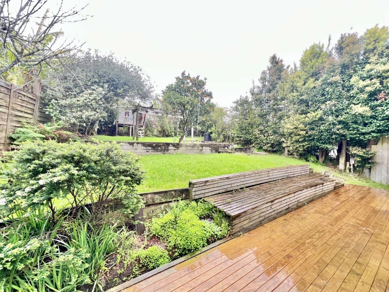 2/26 Richards Avenue, Forrest Hill, Auckland - Carousel 13