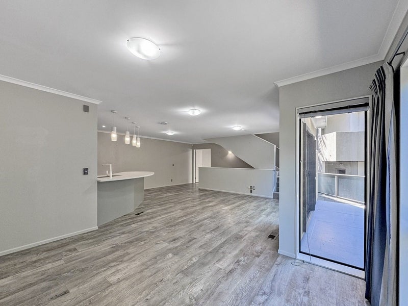 5 Bank Road, Northland, Wellington - Carousel 2