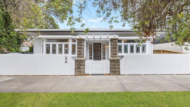 1/1 Derry Street, Remuera, Auckland - Carousel 1