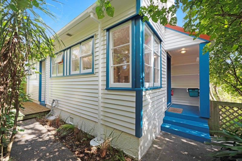 2 Lambeth Road, Northland, Wellington - Carousel 2