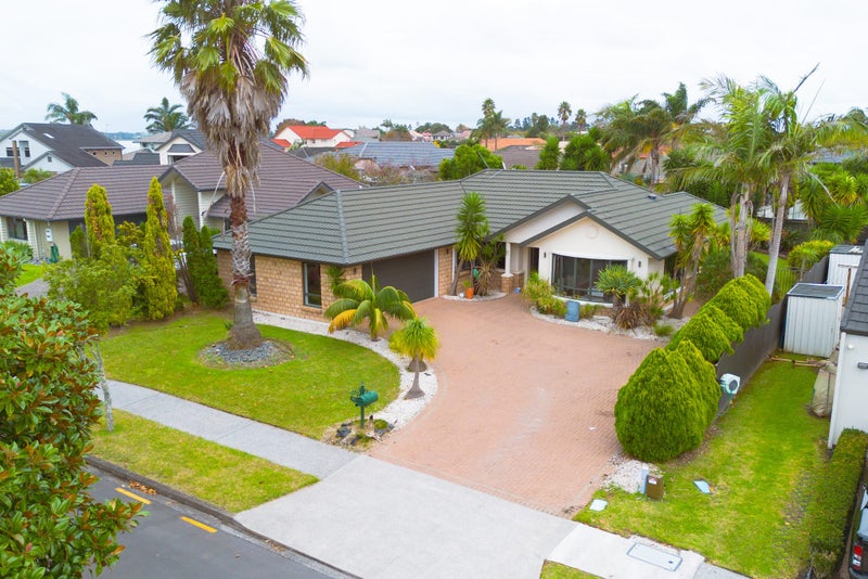 11 Crannich Place, Wattle Downs, Auckland - Carousel 2