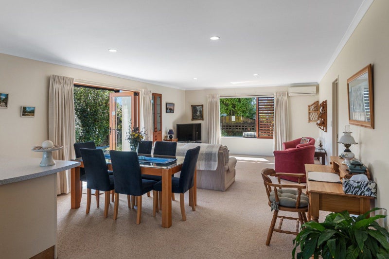 2/8 Cheyne Road, Pyes Pa, Tauranga - Carousel 1