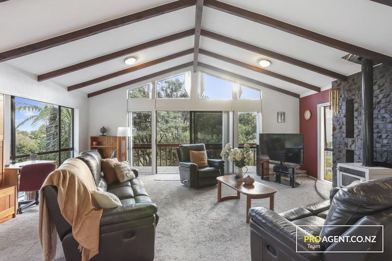 10 Victory Road, Laingholm, Auckland - Carousel 2