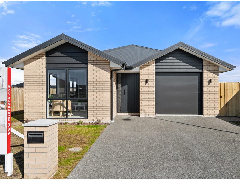 27 Stackwood Avenue, Woodend, Woodend - Carousel 1