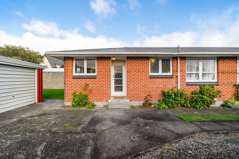 2/8 Oregon Drive, Maoribank, Upper Hutt - Carousel 1