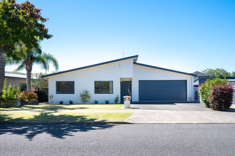 203 Avenue Road, Greenmeadows, Napier - Carousel 1