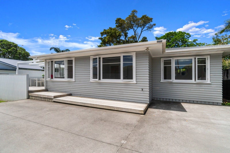 16A Fairfax Avenue, Northcote, Auckland - Carousel 19