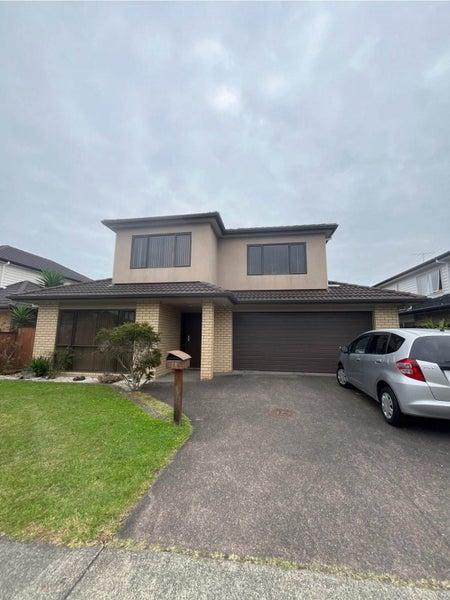 48 Salford Crescent, Flat Bush, Auckland - Carousel 1