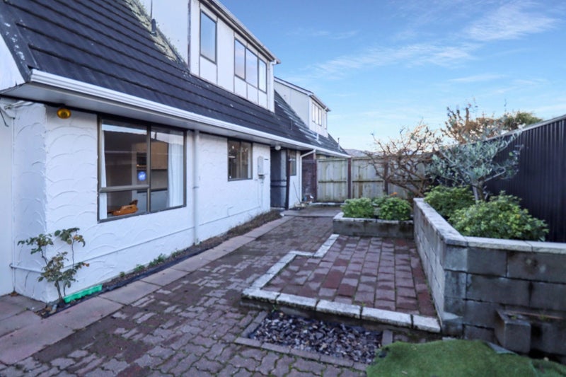 2/45 Whites Line West, Woburn, Lower Hutt - Carousel 11