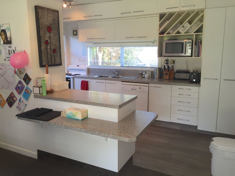 10 Heathglen Avenue, Parklands, Christchurch - Carousel 2