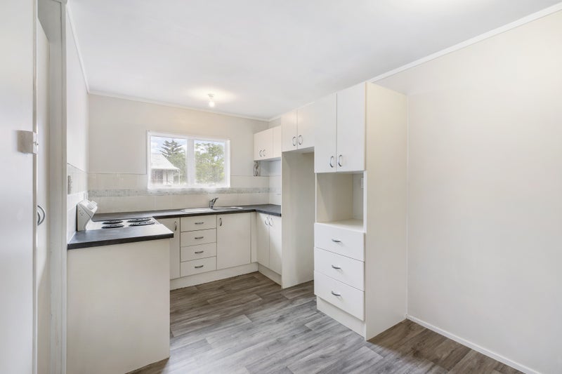 2/10 Trounson Avenue, Clendon Park, Auckland - Carousel 2