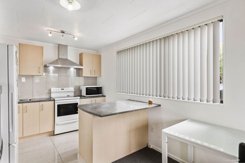 2/8 Christmas Road, Manurewa, Auckland - Carousel 1