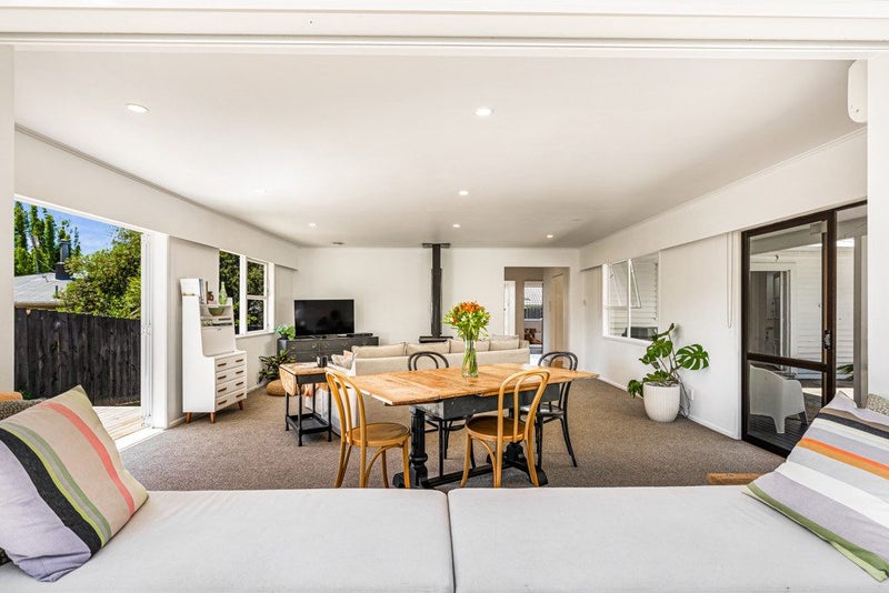 63 Stottholm Road, Titirangi, Auckland - Carousel 2