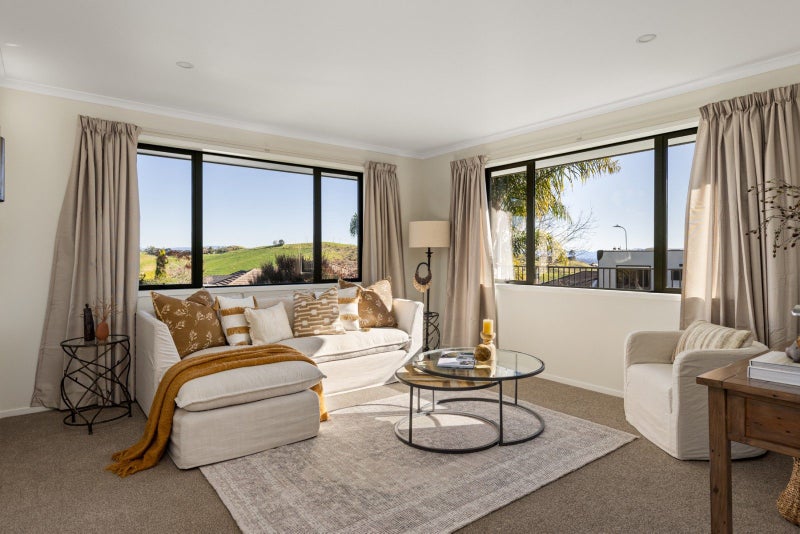 302 Ballintoy Park Drive, Welcome Bay, Tauranga - Carousel 2