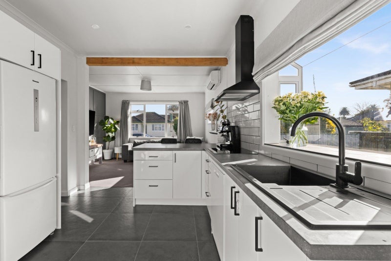 1004 Garry Street, Raureka, Hastings - Carousel 2