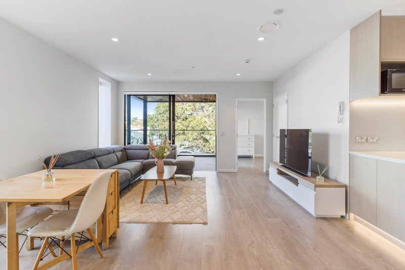 111/4 Bute Road, Browns Bay, Auckland - Carousel 1