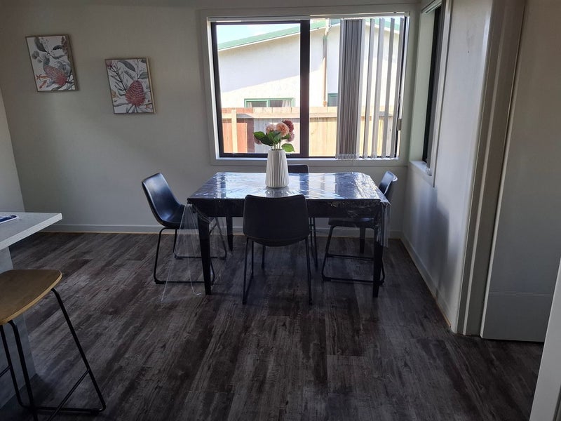 12 Ashlynne Avenue, Papatoetoe, Auckland - Carousel 2