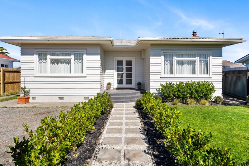 1031 Beatty Street, Mayfair, Hastings - Carousel 1