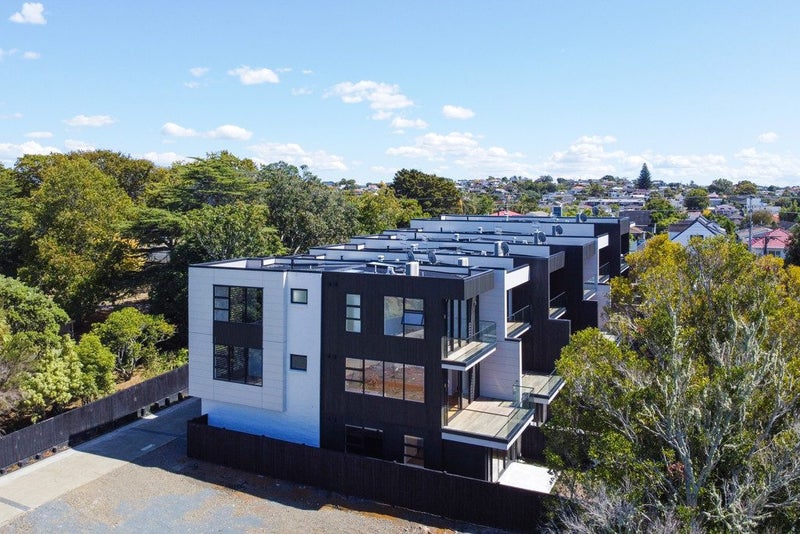 14 Macbeth Court, Milford, Auckland - Carousel 1
