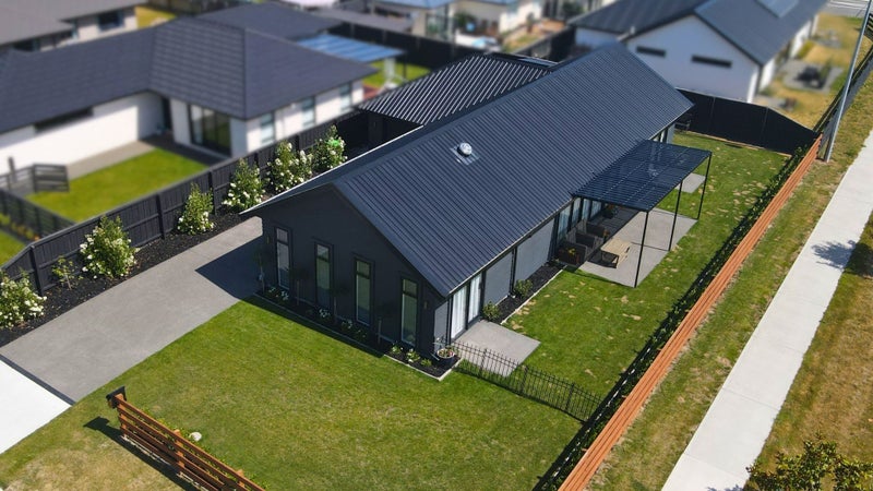 2 Clare Street, Woodend, Woodend - Carousel 1