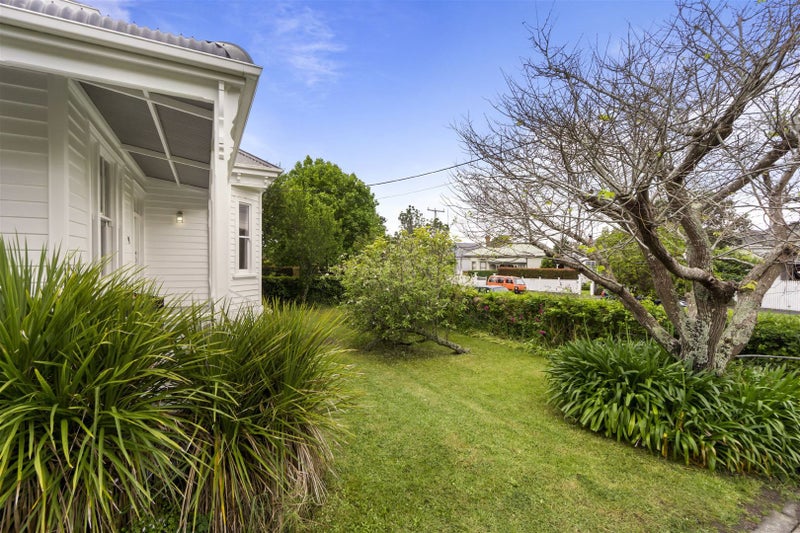 9 Summer Street, Stanley Point, Auckland - Carousel 25