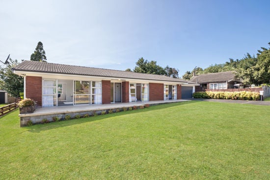 1/1 Butterworth Avenue, Opaheke, Papakura - Carousel 1