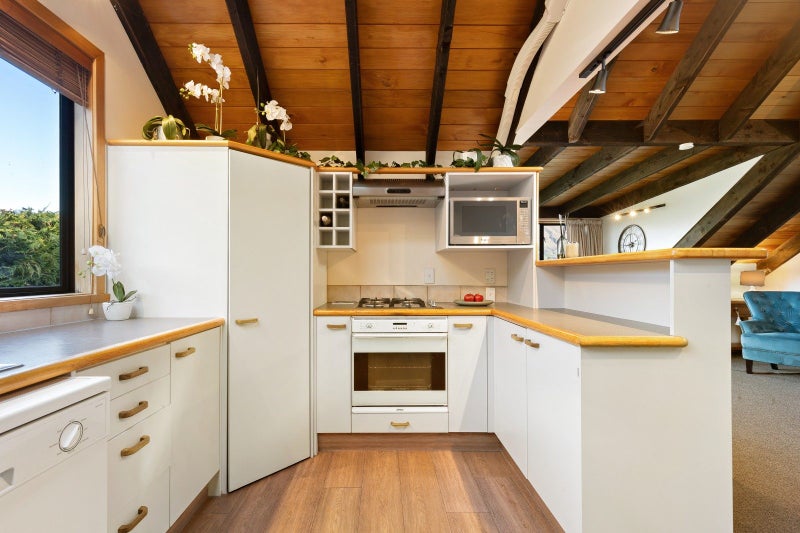 138A Wynyard Crescent, Fernhill, Queenstown - Carousel 2